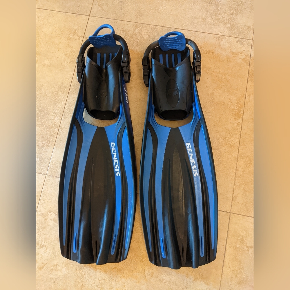 Genesis Flow Scuba Diving Flippers - image 1
